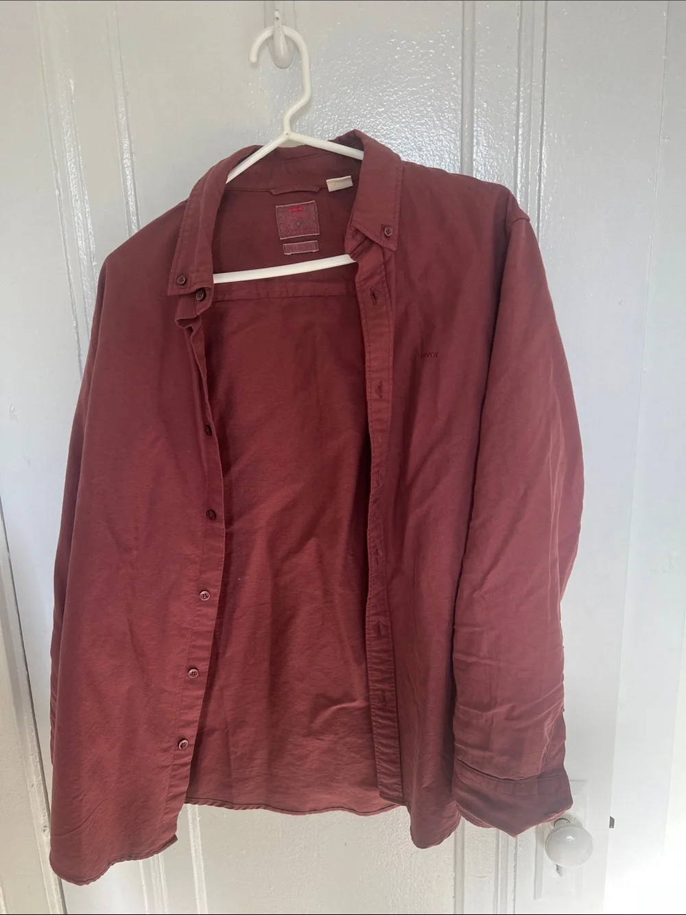 Levi's Men's Button-Down Shirt - maroon
